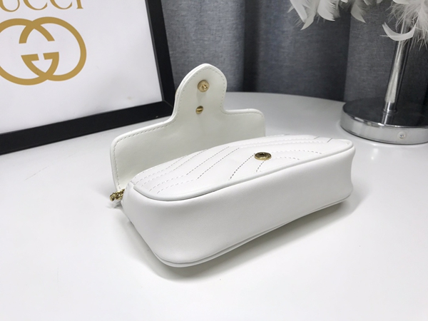 激安グッチバッグコピー角部分ディテール